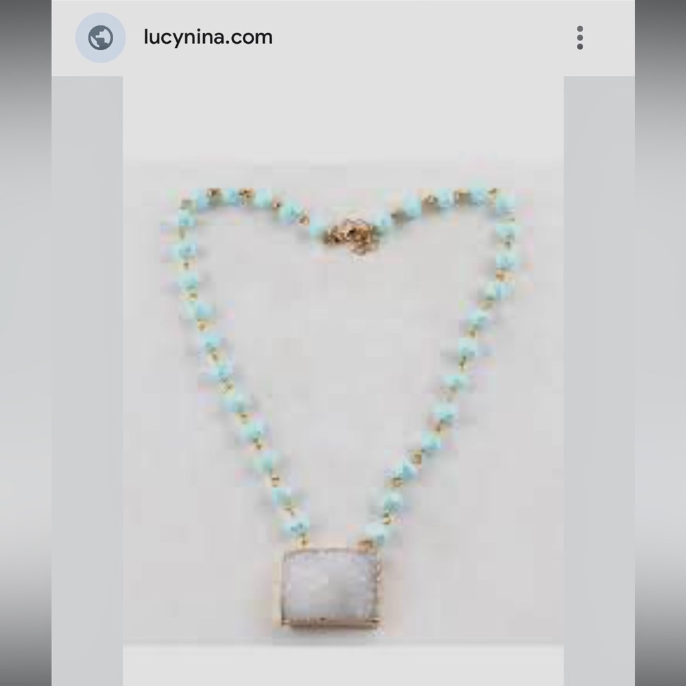 LucyNina Genuine Agate Raw Edge Chic Gold and Green Gemstone Necklace